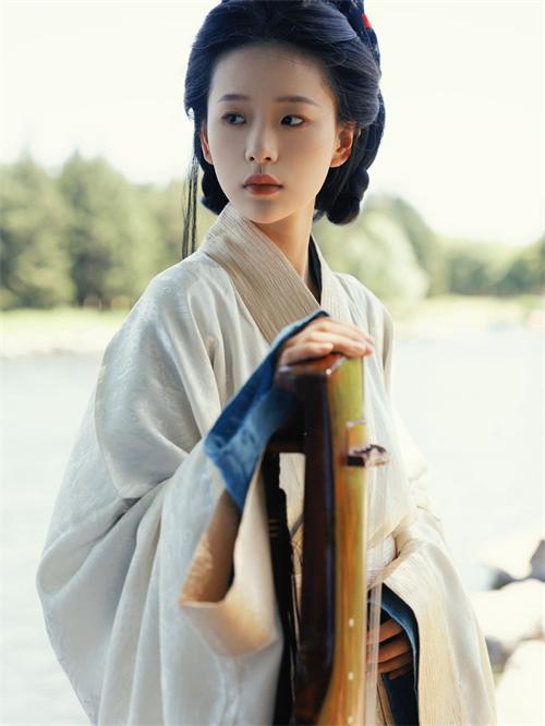 1784010482141052.jpg 许诺4.jpg